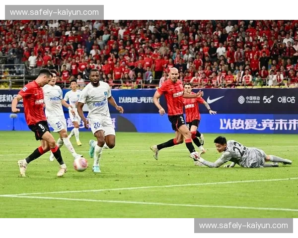 亚细亚之巅的深蓝碰撞:神户胜利船与柔佛新山的绿茵博弈